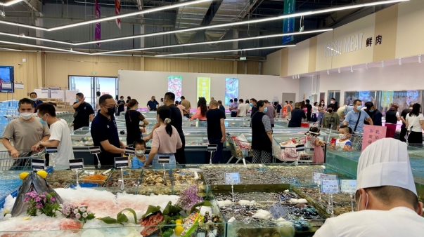 適應(yīng)市場變化  加快零售轉(zhuǎn)型 深挖市場潛力  提振消費活力——賽罕區(qū)食全食美倉儲會員店亮相首府